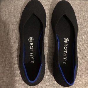 Rothys flats! Size 8.5